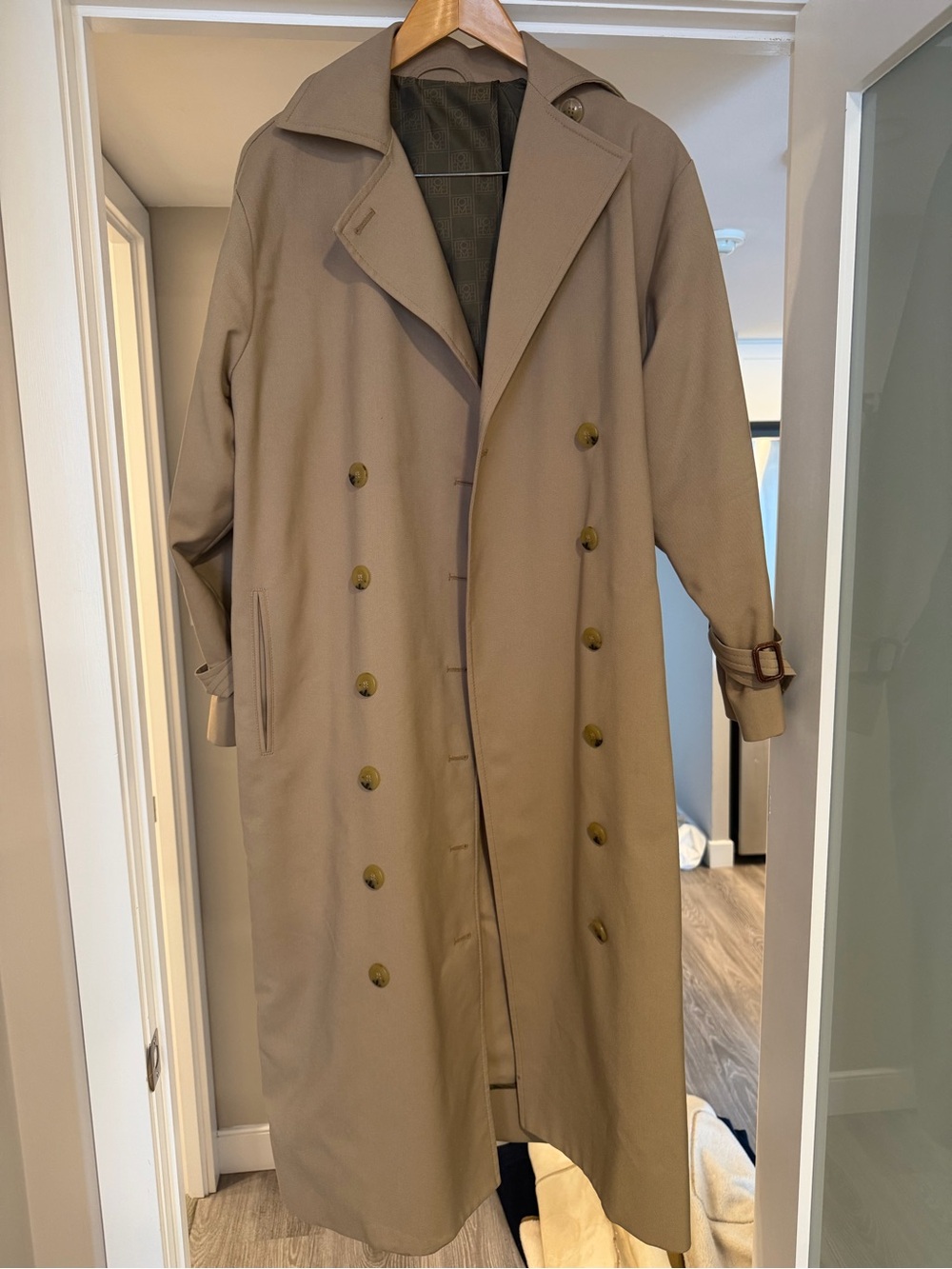 Toteme Beige Double-Breasted Trench Coat
